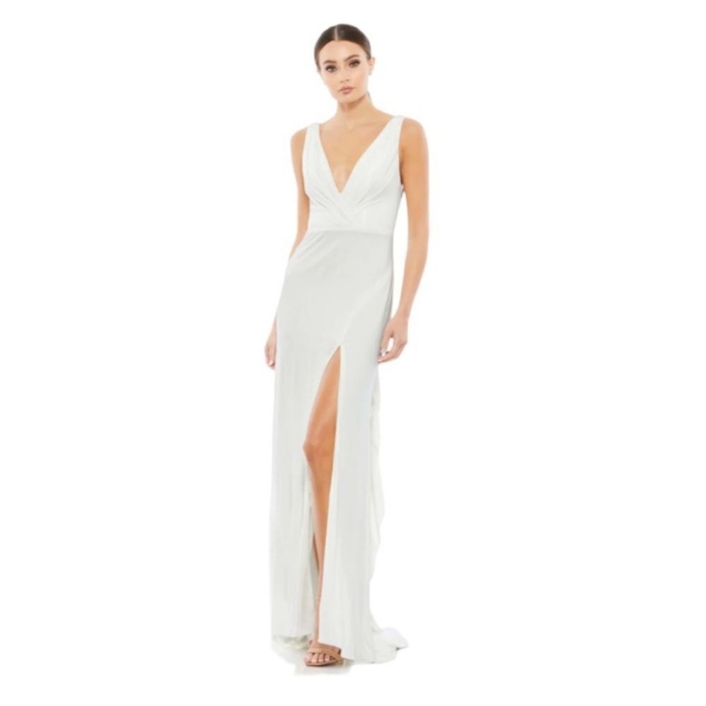 Mac Duggal 12336 Faux Wrap V-Neck Slit Jersey Gown White
SZ 4 $298